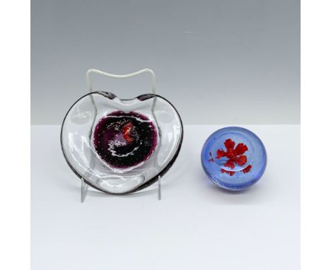 Fun and fabulous duo that includes a paperweight with an orange sea urchin design surrounded by a blue hue, and a heart shape
