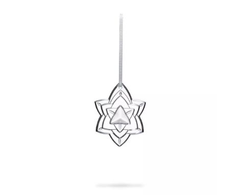 Annual edition crystal layered star shape, adding elegance and sparkle to holiday decor. Engraved with Noel 2018 Baccarat on 