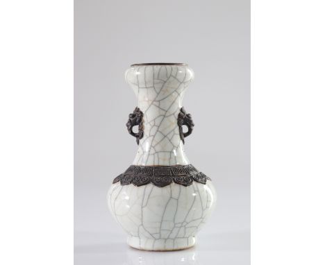  China 19th Nanjing porcelain vase - Region: CHINA - Sizes: H 210mm L 120mm - Weight (K): 0,96kg - Condition: at first glance