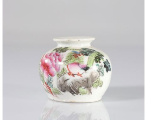  China small porcelain artist vase - Region: CHINA - Sizes: H 69mm - Weight (K): 0,17kg - Condition: at first glance - neck c