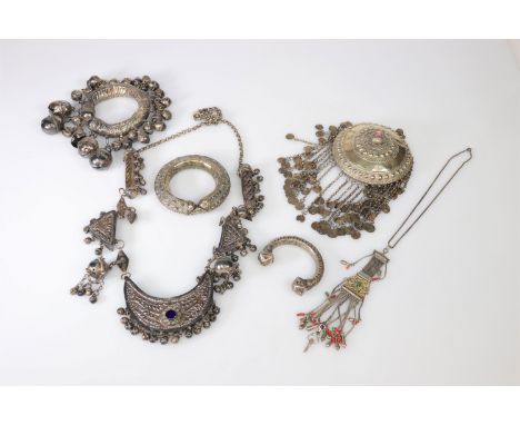  Lots of Berber jewelry necklaces and bracelets in silver - Sizes: Divers - Weight (K): 1,05kg - Condition: at first glance -