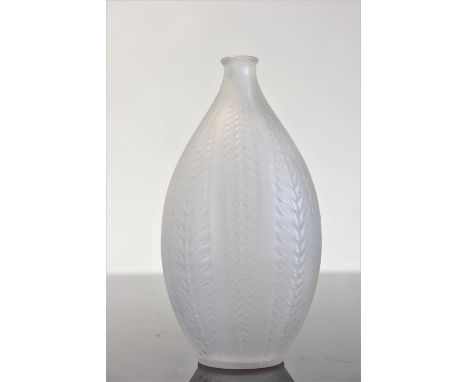  Rene LALIQUE (1860-1945) Acacia, model created in 1921 - Sizes: H 210mm L 100mm - Weight (K): 0,4kg - Condition: at first gl