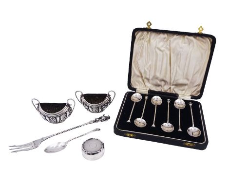 Group of silver, comprising pair of Victorian open salts, each of navette form with twin handles and embossed fluting, foliat