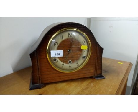 VINTAGE OAK CASED MANTLE CLOCK - KEY & PENDULUM