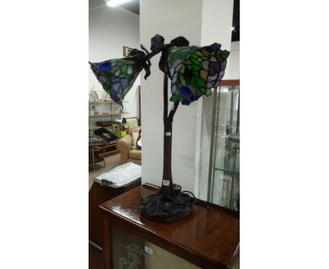 TIFFANY STYLE TABLE LAMP