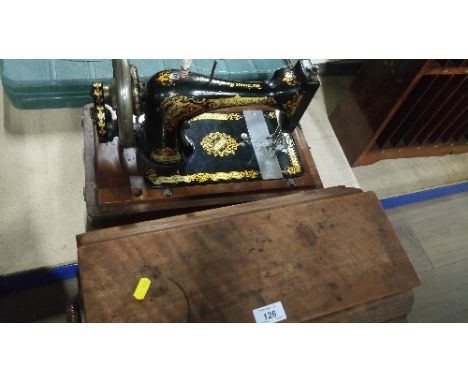 VINTAGE SINGER MANUAL SEWING MACHINE