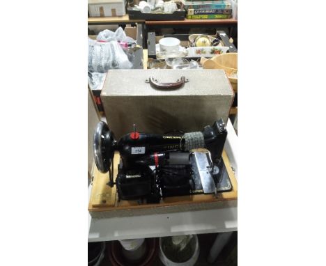 VINTAGE SINGER ELECTRIC SEWING MACHINE