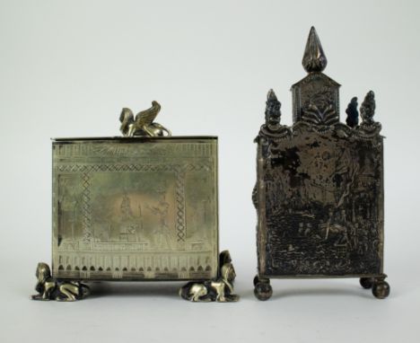2 tea caddies silver plated tea caddy in Egyptian style. silver tea caddy Holland 19th century. Een lot met 2 theebusjes. Ver