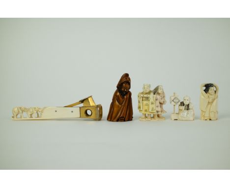 3 ivory netsukes, 2 netsuke in boxwood and ivory cutter With certificate Arts Ivory Experts. 3 ivoren netsukes, 2 buxus netsu