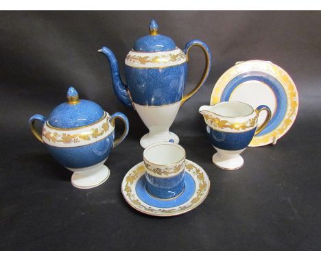 Wedgwood bone china "Whitehall" coffee service for eight in blue including coffee pot and lid , sugar bowl and lid, creamer, 