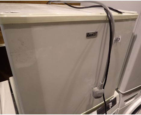 Freezer table top LEC U5006W. All electrical items in this lot have been PAT tested for safety and have passed. This does not
