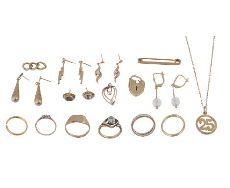 A collection of jewellery 22ct gold band, stamped with hallmarks; 9ct gold padlock heart, stamped with hallmarks; pair of 9ct