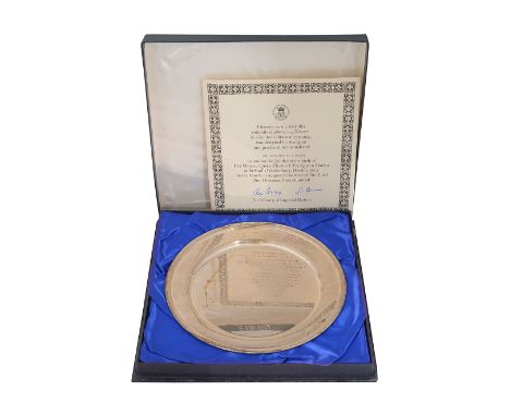An Elizabeth II limited edition silver commemorative plate London, 1975, Library of Imperial Historyengraved with a portrait 