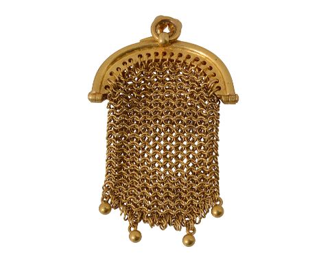 A French gold mesh chain coin purse c.1900 first stamped to frame with French 18ct control marks, with an suspension ringleng