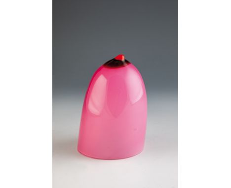 Busen aus der Serie ''Women's Parts'' Rene Roubicek, 1982 Rosa Opalglas mit Farbeinschmelzung, weiß unterfangen. In Vibrograv
