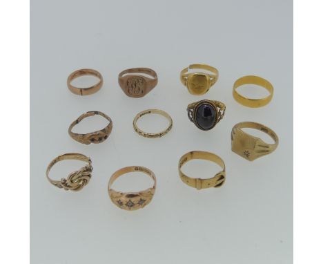 A 22ct yellow gold Band, Size R, 3.8g, together with a damaged 18ct gold buckle ring, 3g, a 9ct gold signet ring, the squared