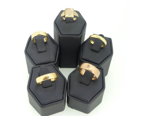 A 22ct gold Band, Size O, 4.5g, together with an 18ct gold band, Size S, and an 18ct gold ring with missing stone front, 8.7g