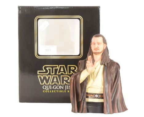 Star Wars - Gentle Giant - 2006 Gentle Giant made limited edition Collectible Bust of Qui-Gon Jinn. No.1011/5000. Appears und