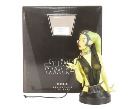 Star Wars - Gentle Giant - 2010 Gentle Giant made limited edition Collectible Bust of Oola. No.1722/2700. Appears undisplayed
