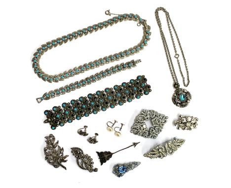 A quantity of mainly early 20th century jewellery to include silver hat pin; marcasite and turquoise glass necklace and match