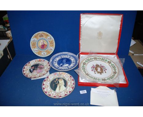 Five Commemorative plates including boxed Spode Queen Mother's Birthday, Caverswall visit of the Pope, Wedgwood Queen Elizabe
