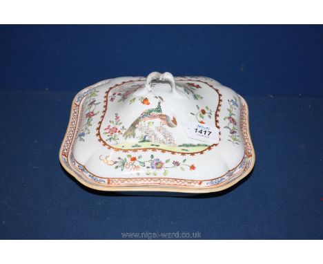 A circa 1800 Chamberlains Worcester tureen and cover with hand painted oriental design of exotic birds, rockwork and flowers,