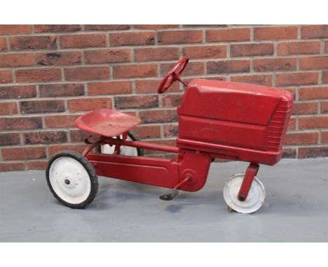 Red Childs Tin Plate Pedal TractorMake: Contact AuctioneerModel: Contact AuctioneerYear: 0Mileage: 0VIN: Contact AuctioneerCo