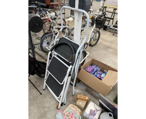 TWO NON SLIP STEP LADDERS TO INCLUDE A THREE RUNG AND A FOUR RUNG 