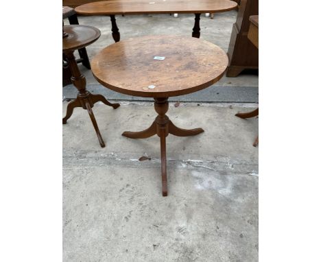 A TRIPOD WALNUT AND CROSSBANDED OCCASIONAL TABLE 