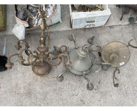 THREE VINTAGE BRASS AND COPPER CIELING LIGHT FITTINGS TO INCLUDE TWO SIX BRANCH AND A THREE BRANCH 