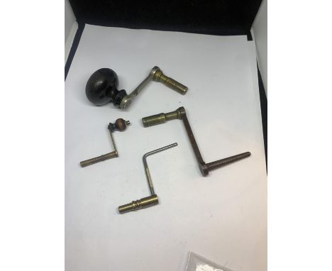 FOUR VINTAGE CLOCK KEYS 