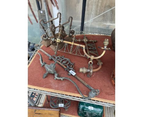 A PAIR OF VINTAGE CAST DOOR STOPS AND AN ASSORTMENT OF VINTAGE LIGHT FITTINGS 