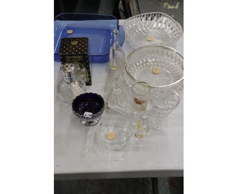 A QUANTITY OF GLASSWARE TO INCLUDE BOWLS, SCENT BURNER, BELL, SUGAR BOWL, ETC., 