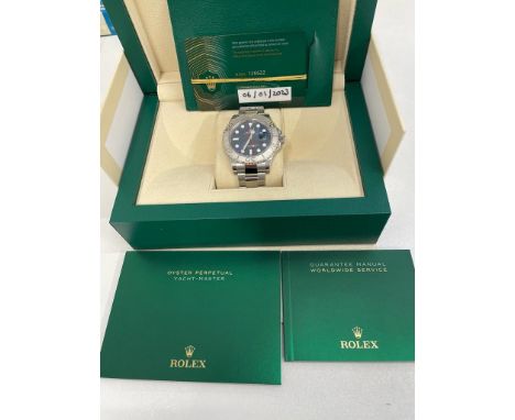 A ROLEX YACHTMASTER 40 MM WRIST WATCH WITH STAINLESS STEEL CASE AND BRACELET, SOUGHT AFTER BLUE DIAL. MODEL NUMBER 126622. EX