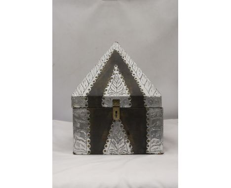 A VINTAGE WOOD AND METAL PYRAMID SHAPED BOX, HEIGHT 38CM 