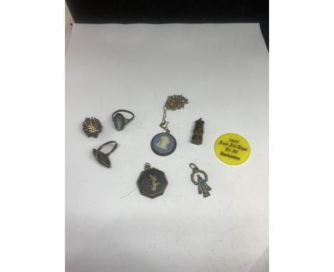 VARIOUS ITEMS TO INCLUDE A WEDGWOOD RING AND PENDANT, HEDGEHOG, SIAM SIVLER PENDANT, MINIATURE MINERS LAMP ETC 