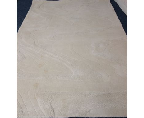 Large modern cream ground rug carpet, 300cm x 200cm Condition Report Click here for further images, condition, auction times 