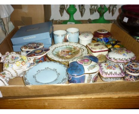 Pair of Vienna style cabinet cups and saucers together with a quantity of various porcelain trinket boxes, glass ware etc