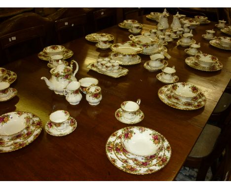 Royal Albert Old Country Roses pattern twelve place setting dinner, tea and breakfast service