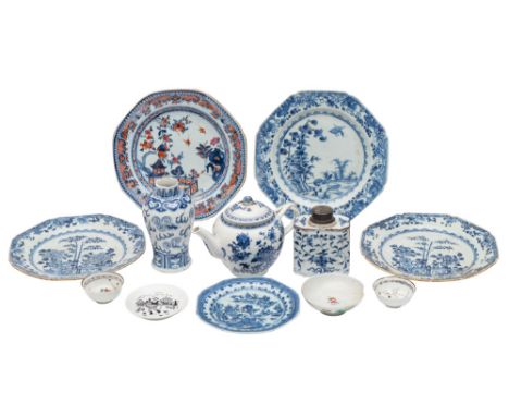 A mixed lot of Chinese porcelain, Qing Dynasty including an underglaze blue, pink and iron-red decorated plate; four blue and