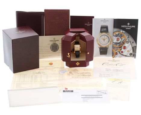 Patek Philippe 'Pagoda' Commemoration 1997 limited edition 18ct gentleman's wristwatch, ref. 5500, Roman numeral champagne di