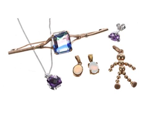 9ct banded gem set brooch, 4.5gm, 58mm wide; 9ct white gold amethyst and diamond pendant on necklace with a single stud earri