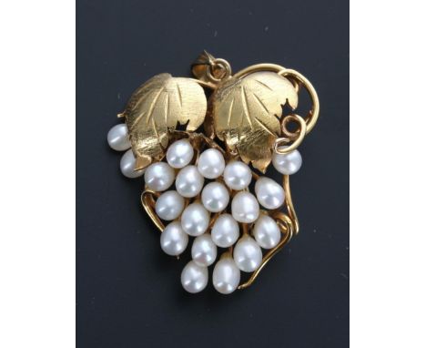14ct yellow gold pearl set grapevine brooch, 8.5gm, 32mm wide 