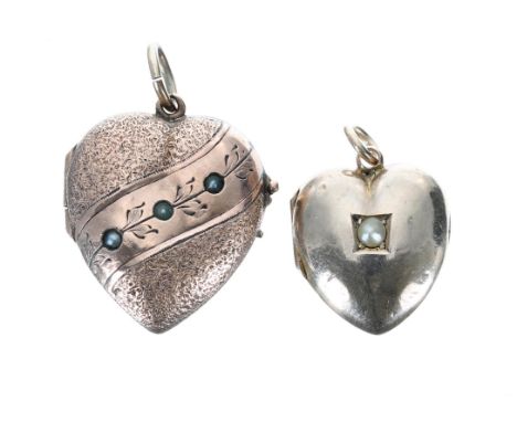 Two gold pearl set heart shaped lockets, the larger locket 27mm x 19mm, 4.9gm in total&nbsp;(2) 