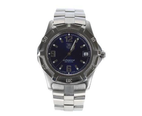 Tag Heuer Professional 2000 Exclusive 200m stainless steel gentleman's wristwatch, reference no. WN1112, blue dial, rotating 