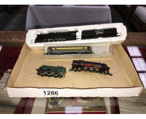 A Bachman N gauge loco 3780 Sante Fe, a Frix diesel engine and 2 others