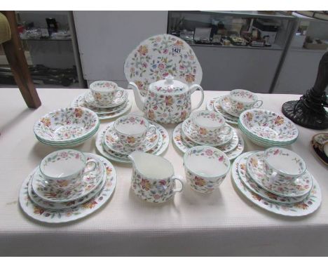34 pieces of Minton Haddon Hall tea ware including teapot