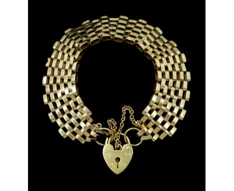 9ct gold five bar gate bracelet, with heart locket claspCondition Report:Approx 14.25gm