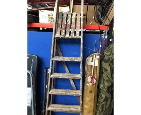 Wooden step ladder 