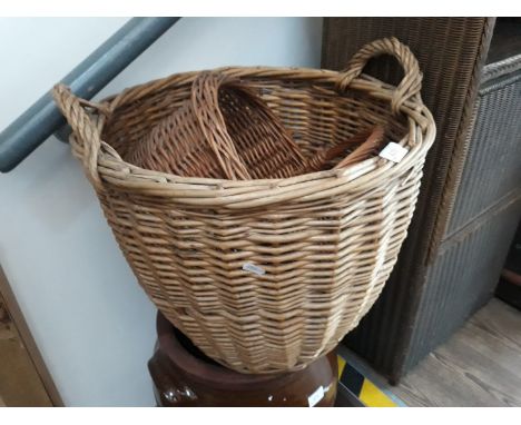 Two vintage baskets. 